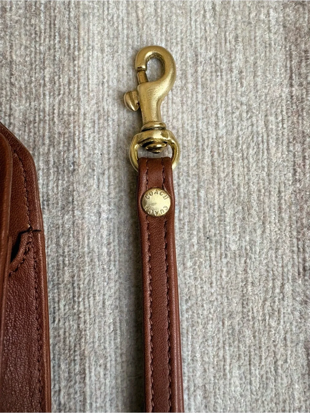 COACH Vintage Cell Phone Case British Tan Leather Sunglasses Wristlet FS4520